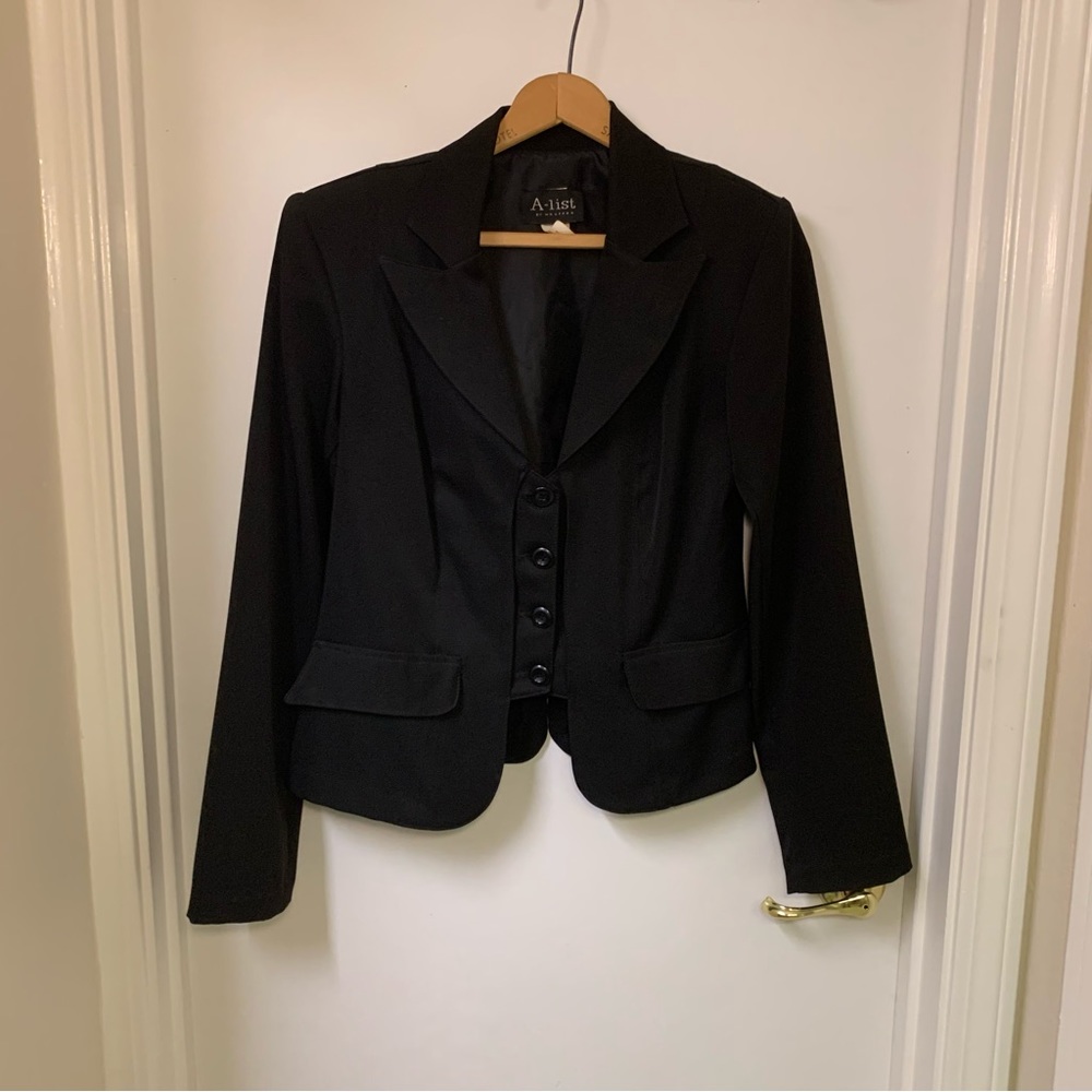 Classy Women’s Suit Jacket 🖤♠️